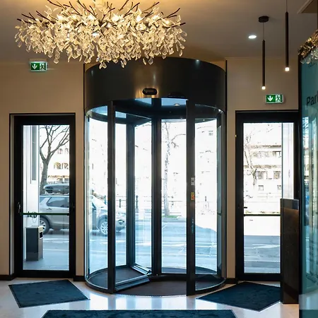 Le Blanc Cotroceni Готель 4*
