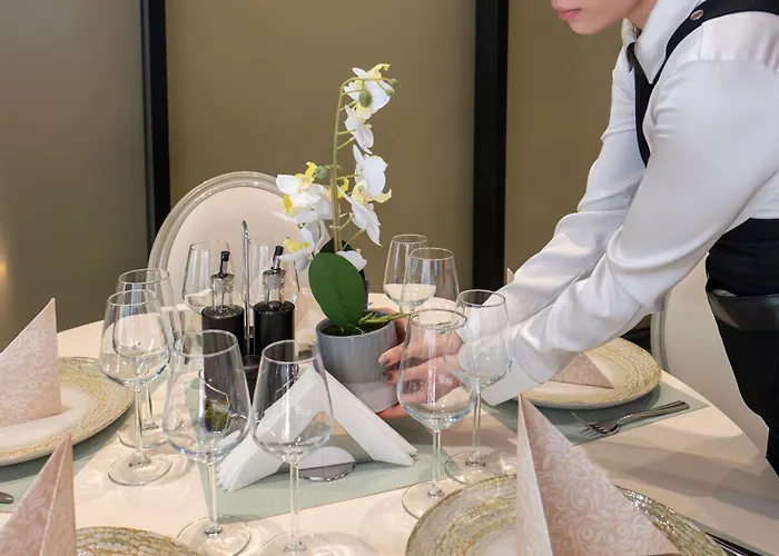 Le Blanc Cotroceni Готель 4*