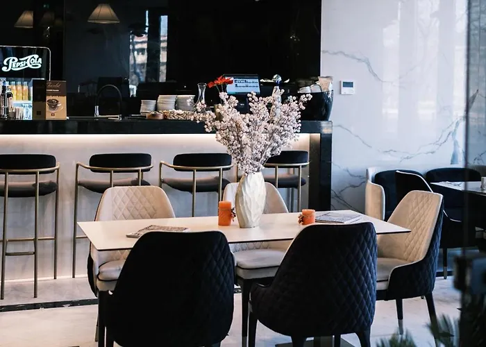 Le Blanc Cotroceni Готель 4*